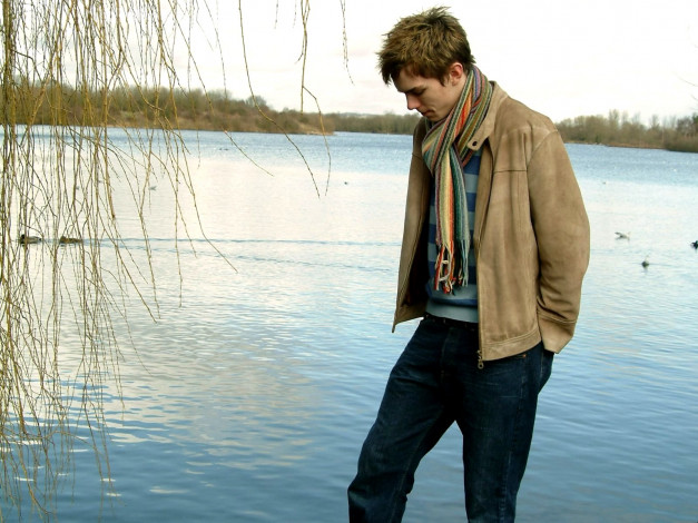 Обои картинки фото nicholas, hoult, мужчины