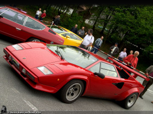 Картинка автомобили выставки уличные фото lamborghini countach
