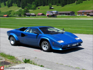 Картинка автомобили выставки уличные фото lamborghini countach