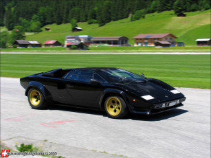 Картинка автомобили выставки уличные фото lamborghini countach