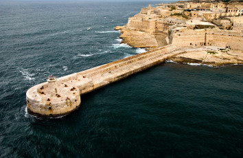 Картинка мальта города валетта море маяк дома пирс