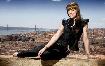 Картинка музыка melanie chisholm горож тату девушка