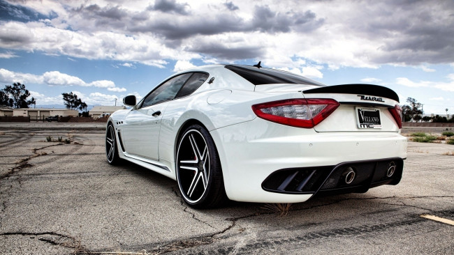 Обои картинки фото maserati, granturismo, автомобили, скорость, мощь, автомобиль, красота