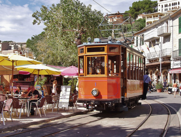 Обои картинки фото техника, трамваи, трамвай, город, рельсы