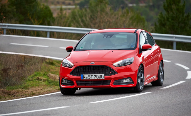 Обои картинки фото автомобили, ford, 2014г, st, focus, красный