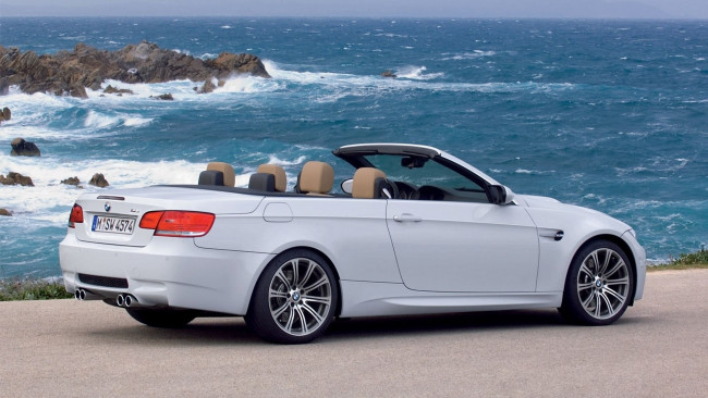 Обои картинки фото автомобили, bmw, белый, рифы, камни, cabrio, бмв, m3, прибой, море, берег