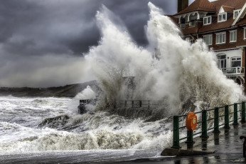 Картинка города -+улицы +площади +набережные прибой шторм