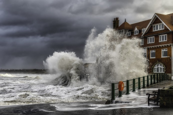 Картинка города -+улицы +площади +набережные шторм прибой