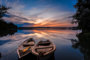 Картинка корабли лодки +шлюпки река лес