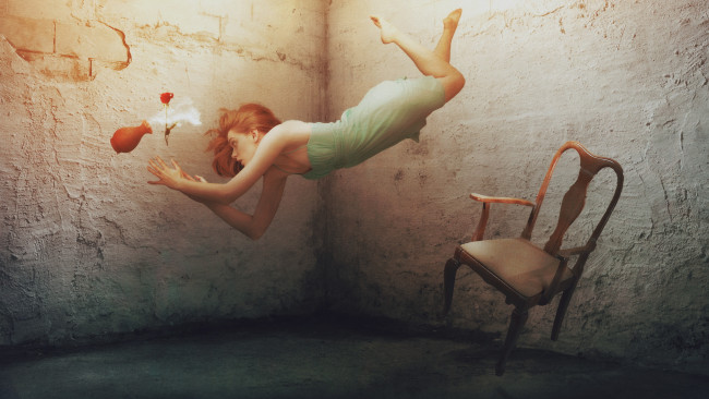 Обои картинки фото разное, компьютерный дизайн, ваза, цветы, девушка, стул, интерьер, фон, взгляд