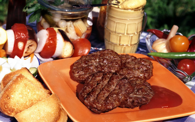 Обои картинки фото еда, мясные блюда, соус, отбивные