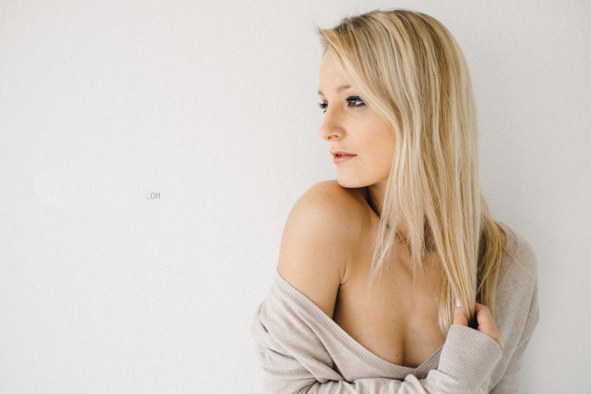 Обои картинки фото девушки, -unsort , блондинки, взгляд, лицо