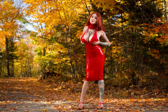 Картинка девушки ariane+saint-amour взгляд фон девушка лес латекс