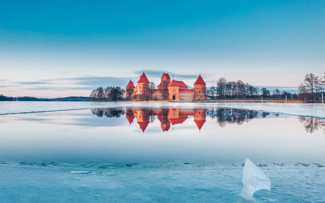 Обои картинки фото trakai castle, города, тракайский замок , литва, trakai, castle