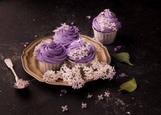 Картинка еда пирожные +кексы +печенье сирень кексы капкейки крем