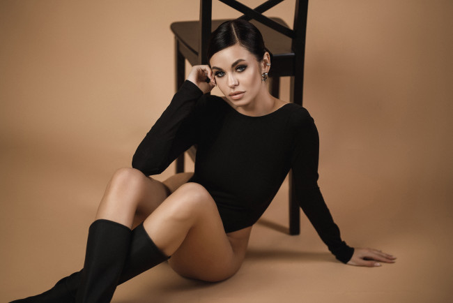 Обои картинки фото девушки, - брюнетки,  шатенки, девушка, брюнетка, сексуальная, милая, модель, красивая, супер, сладкая, лапочка, симпатичная, классная, нежная, идеальная, няша, яркая, игривая, великолепная, обаятельная, жгучая, спокойная, удивительная