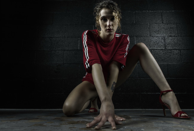 Обои картинки фото девушки, - брюнетки,  шатенки, девушка, брюнетка, сексуальная, милая, модель, красивая, супер, сладкая, лапочка, симпатичная, классная, нежная, идеальная, няша, яркая, игривая, великолепная, обаятельная, жгучая, спокойная, удивительная