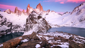 Картинка природа реки озера скалы снег небо облака река закат