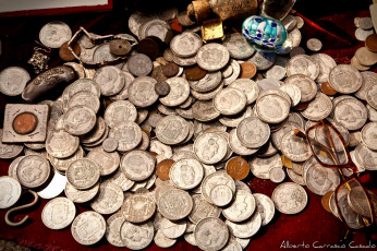 Картинка разное золото купюры монеты очки