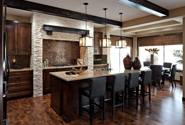 Обои картинки фото интерьер, кухня, стол, стулья, дерево, плита, вазы, светильники