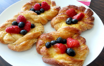 Картинка еда хлеб +выпечка голубика клубника