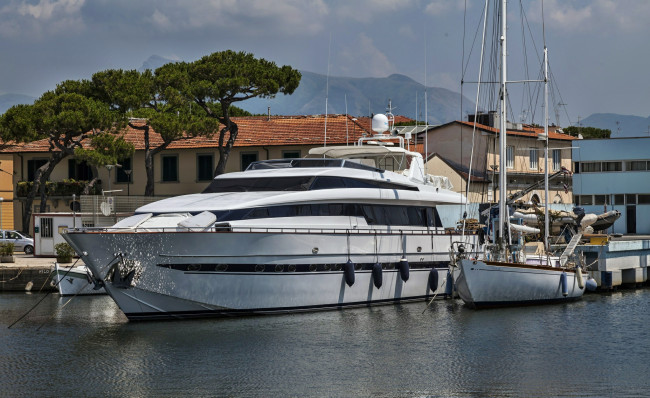 Обои картинки фото viareggio,  yacht, корабли, Яхты, яхта, порт, причал