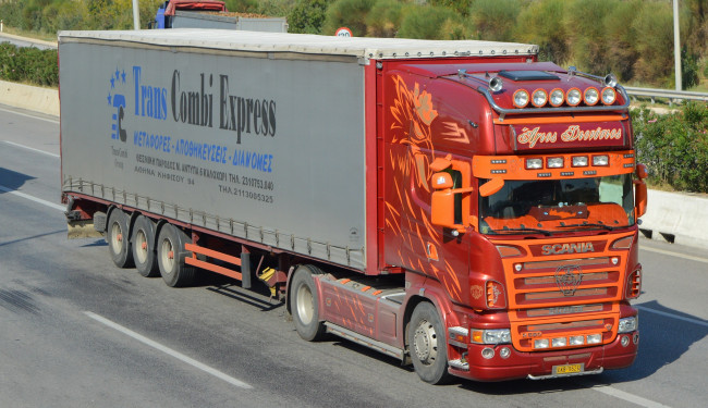 Обои картинки фото scania r580 tl saint dionysios, автомобили, scania , выставка, улица, тягач, седельный, грузовик, тяжелый