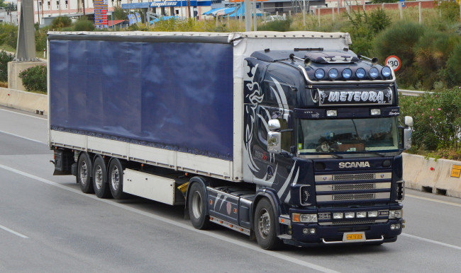 Обои картинки фото scania 164l 580, автомобили, scania , выставка, улица, тягач, грузовик, тяжелый, седельный