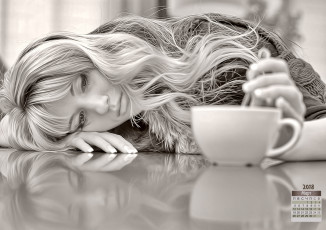 Картинка календари компьютерный+дизайн девушка 2018 кружка отражение