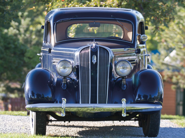Обои картинки фото plymouth deluxe model-p2 touring sedan 1936, автомобили, plymouth, deluxe, model-p2, touring, sedan, 1936, blue
