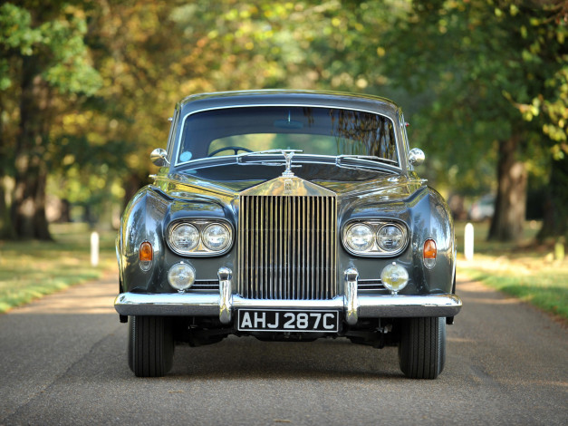 Обои картинки фото rolls-royce silver cloud lwb saloon by james young 1965, автомобили, rolls-royce, silver, cloud, lwb, saloon, james, young, 1965