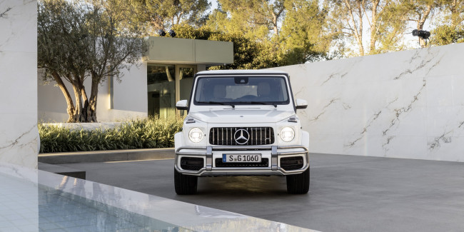 Обои картинки фото mercedes-benz amg g 63  , 2019, автомобили, mercedes-benz, внедорожник, гелик, двор, мерседес, g63, amg, mercedes, benz
