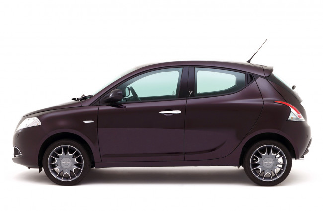 Обои картинки фото chrysler ypsilon purple 2013, автомобили, chrysler, 2013, purple, ypsilon