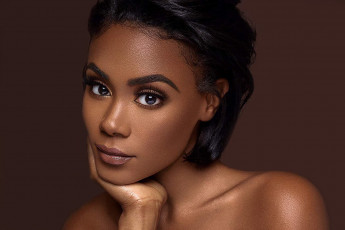 Картинка девушки -unsort+ лица +портреты чернокожая темнокожая мулатка девушка брюнетка поза негритянка причёска макияж взгляд лицо портрет
