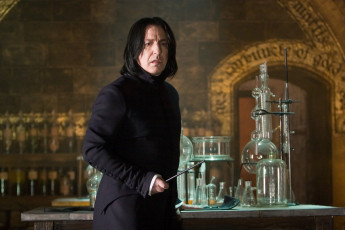 Картинка кино+фильмы harry+potter+and+the+order+of+the+phoenix северус снейп палочка лаборатория профессор