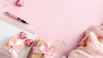 Картинка праздничные подарки+и+коробочки подарки бант лента сердечки