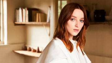 Картинка phoebe+dynevor девушки рыжая лицо