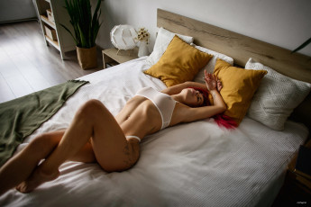 Картинка девушка+-+girl девушки -+рыжеволосые+и+разноцветные девушка женщина разноцветная сексуальная модель звезда позирует разная обувь верхняя стильная одежда нижнее эротическое бельё трусы лифчик аксессуары макияж колготки чулки и множество элементов на фотографии