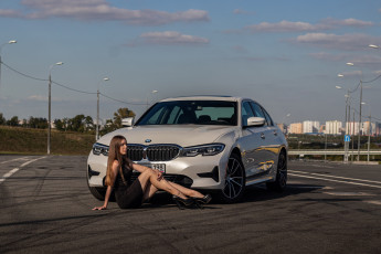 Картинка девушка+и+авто автомобили -авто+с+девушками девушка женщина шатенка темноволосая сексуальная модель звезда позирует разная обувь верхняя стильная одежда нижнее эротическое бельё трусы лифчик колготки чулки аксессуары макияж и множество элементов на фотографии