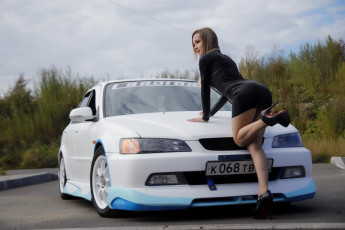 Картинка девушка+и+авто автомобили -авто+с+девушками девушка женщина шатенка темноволосая сексуальная модель звезда позирует разная обувь верхняя стильная одежда нижнее эротическое бельё трусы лифчик колготки чулки аксессуары макияж и множество элементов на фотографии