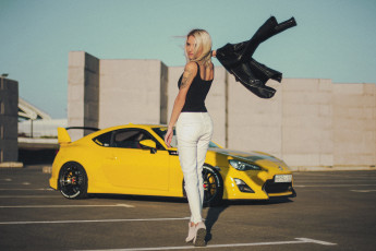 обоя девушка и авто, автомобили, -авто с девушками, девушка, женщина, блондинка, светловолосая, сексуальная, модель, звезда, позирует, разная, обувь, верхняя, стильная, одежда, нижнее, эротическое, бельё, трусы, лифчик, колготки, чулки, аксессуары, макияж, и, множество, элементов, на, фотографии