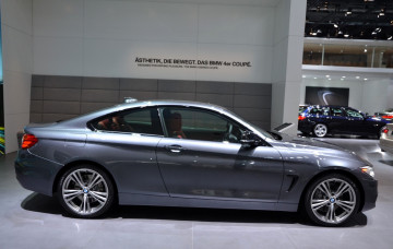 Картинка автомобили выставки+и+уличные+фото серебристый салон