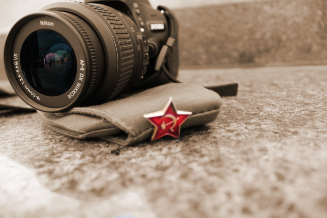 Обои картинки фото бренды, nikon, фотоаппарат, камера, пилотка