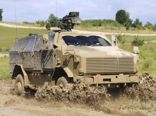 Картинка техника военная бронеавтомобиль колесная бронетехника