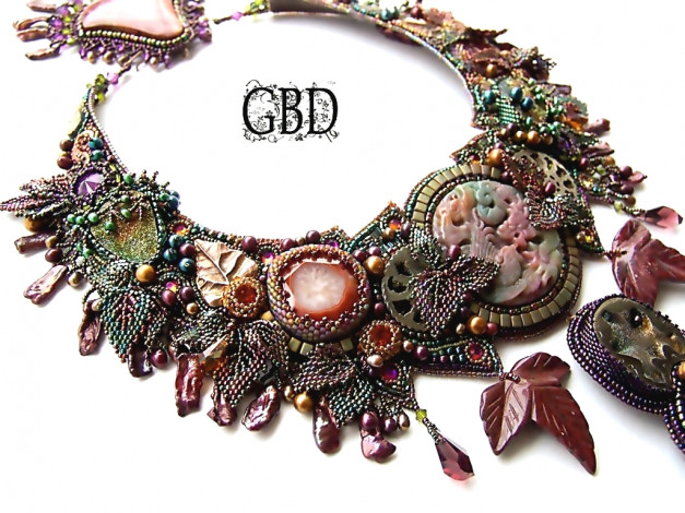 Обои картинки фото гузель, бакеева, дракон, осеннего, леса, разное, украшения, аксессуары, веера