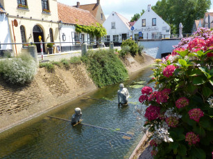 Картинка города улицы площади набережные бельгия lissewege