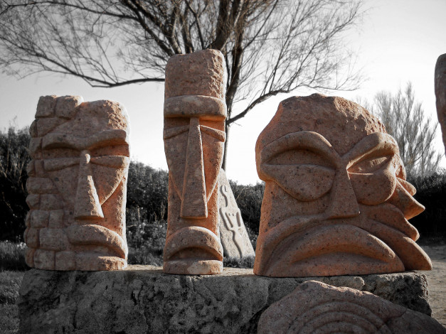 Обои картинки фото francesco, uccheddu, разное, рельефы, статуи, музейные, экспонаты, сардиния