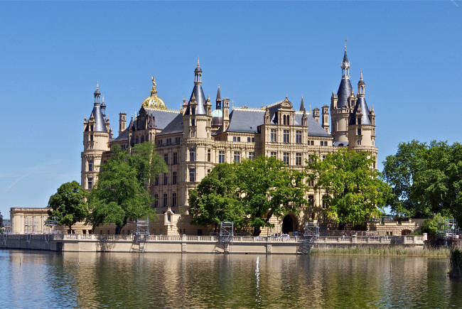 Обои картинки фото города, замок, шверин, германия, вода