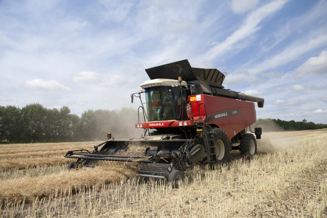 Обои картинки фото техника, комбайны, versatile