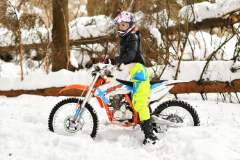 Картинка мотоциклы мото+с+девушкой мотоцикл девушка